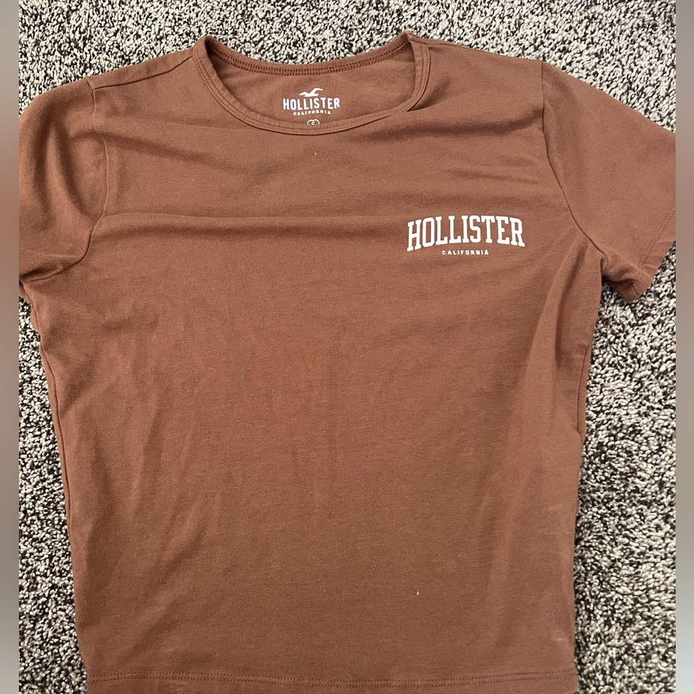 Hollister top